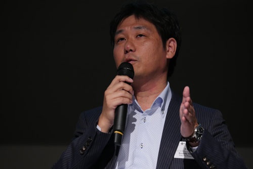 「Nikkei FinTech Conference 2016」で講演する永吉健一氏
