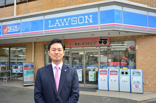 イージスリテイリングの三木さん。コンビニ歴25年。現在は東京都江戸川区などで17店舗を運営する(9月末、東京都江戸川区)