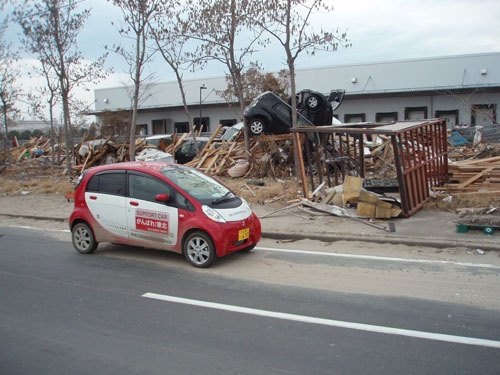東日本大震災の被災地で活躍する電気自動車「i-MiEV」
