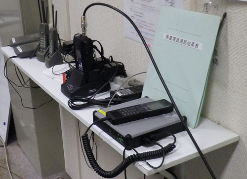 油槽所の事務所に配備された衛星電話
