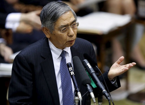 日銀の黒田総裁はこれまでマイナス金利の導入を否定してきた（写真：ロイター/アフロ）