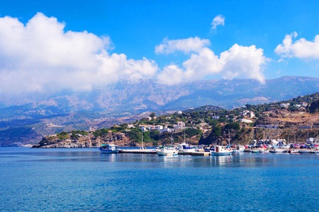 「死ぬことを忘れた人たちの住む島」と言われるギリシャ・イカリア島。(写真:salparadis/123RF)