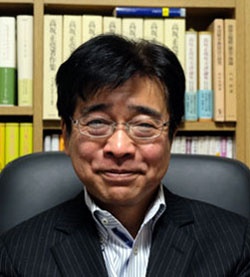 川上 高司(かわかみ・たかし)氏 拓殖大学教授 1955年熊本県生まれ。大阪大学博士(国際公共政策)。フレッチャースクール外交政策研究所研究員、世界平和研究所研究員、防衛庁防衛研究所主任研究官、北陸大学法学部教授などを経て現職。この間、ジョージタウン大学大学院留学。