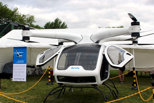 Workhorseの有人マルチコプター「SureFly」。8基の電動モーターで浮上する。「新世代の馬を作る」というのがコンセプト。
