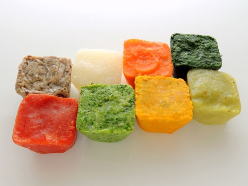 心強い助っ人、茹でた野菜をミキサーにかけ小分け冷凍した野菜ピュレCube