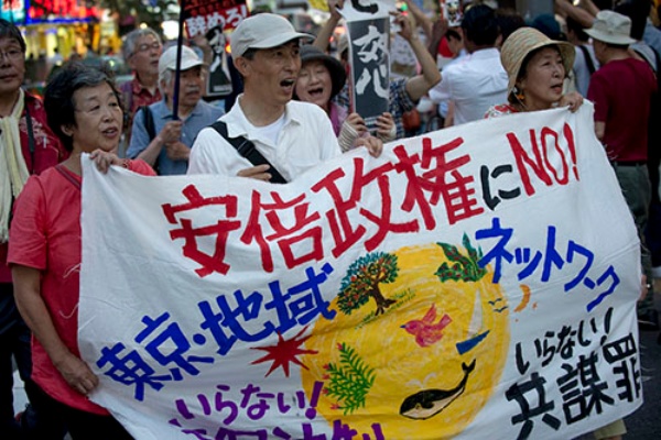 逃げてばかりの安倍内閣 大混乱はすぐそこだ 日経ビジネス電子版