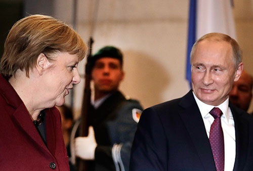 10月19日、ウクライナ問題を巡ってドイツ、フランス、ロシア、ウクライナの各首脳による会談が独ベルリンで一年ぶりに開催された。（写真＝AP/アフロ）