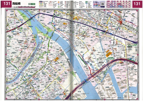 『スーパーマップル 広域首都圏 道路地図』縮尺は1万5000分の1。細かい道路、バス停がすべて載せられるぎりぎりのサイズ。