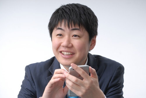 「ポケモン世代」を自認する。小学生のとき、最初のポケモンゲームが発売され、夢中になった(写真:栗原克己)