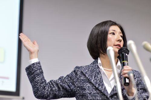 2015年2月16日に開催した中期経営計画は守られるのか?(写真:菊池一郎)