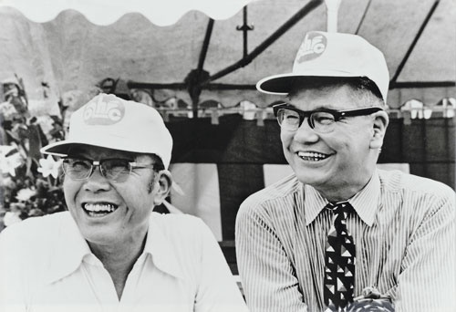 1972年(昭和47年)のオールホンダ・アイデアコンテストでの本田宗一郎と藤澤武夫（写真：Honda）