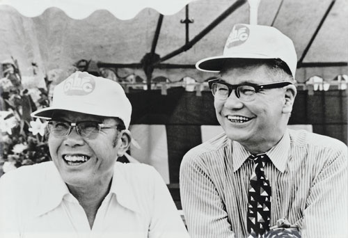 1972年(昭和47年)のオールホンダ・アイデアコンテストでの本田宗一郎と藤澤武夫(写真:Honda)