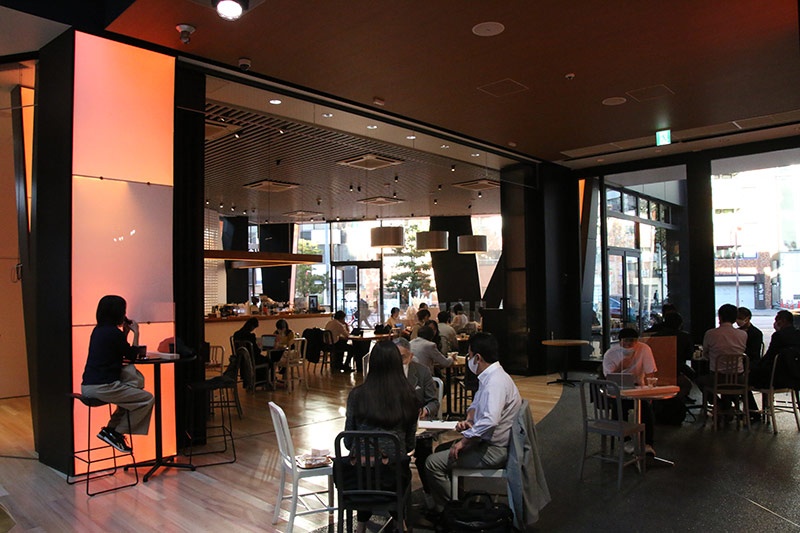 ブランドに見合う感染対策が必要 メルセデス併設型カフェの苦悩 日経ビジネス電子版 ブランドに見合う感染対策が必要 メルセデス併設型カフェの苦悩 日経ビジネス電子版