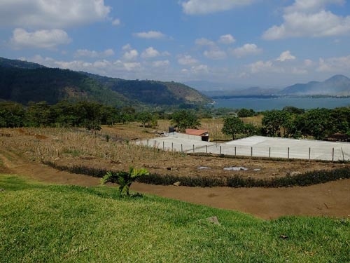 サン・ヘラルド農園から臨んだ湖