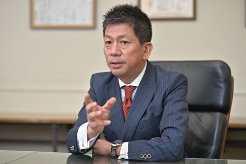 鈴木雄二社長。1967年生まれ。大京で分譲マンション事業用地の仕入れを担当した後、92年に、父親が立ち上げたリブランに入社。2002年から現職(写真/菊池一郎)