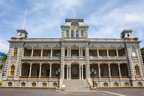 現イオラニ宮殿は、第7代国王カラカウア王の時代、旧宮殿と同じ場所で建築が始まり、1882年に完成した（写真＝Hawaii Tourism Authority 〔HTA〕／ Tor Johnson）