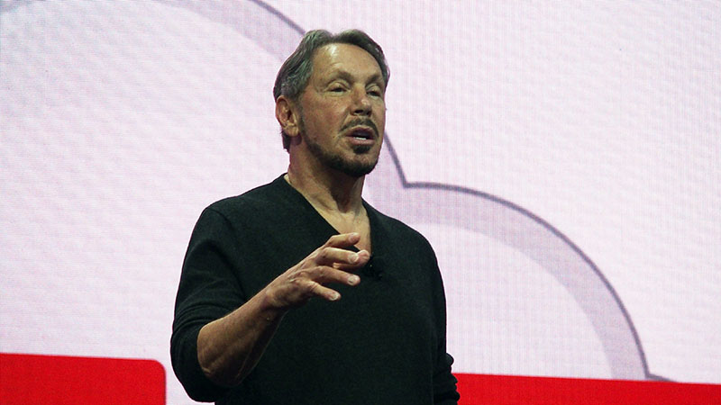 写真1●「Oracle OpenWorld 2016」の基調講演に立つ米OracleのLarry Ellison会長兼CTO（最高技術責任者）