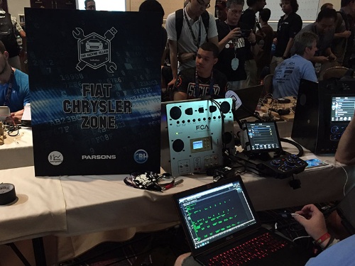 写真3●「Def Con 24」での「Car Hacking Village」の模様<br />出典:米Bugcrowd