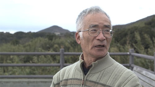 大島在住の中田保は、幻に秘められた島民の情熱に思いをはせる