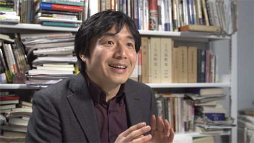 伊豆大島で見つかった幻の憲法を研究する榎澤幸宏