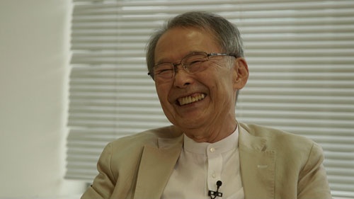 堀井博次。爆笑CMは、街でこんな人に出会った、あんな人に出会ったと言う世間話のような会話から生まれたと言う