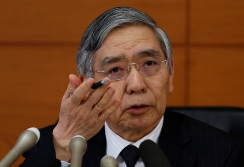 黒田東彦日銀総裁も超金融緩和を長くは続けられない(写真:ロイター/アフロ)