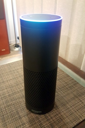 2015年に米国で発売され、500万台以上を出荷した米アマゾン・ドット・コムのスマートスピーカー「Amazon Echo(アマゾンエコー)」