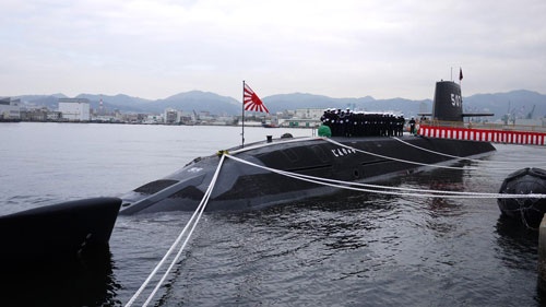 三菱重工から防衛省に引き渡した潜水艦「じんりゅう」