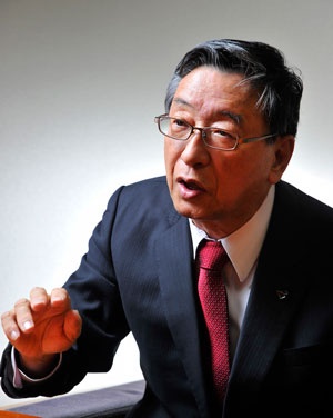 アイシン精機の伊原保守社長。トヨタ自動車の副社長から転身した(写真:早川 俊昭)