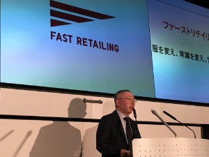 ユニクロ 値上げ路線撤回で原点回帰 日経ビジネス電子版
