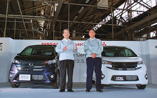 2013年には三菱自動車と日産自動車のトップが共同で軽自動車のラインオフ式に出席した。今回の燃費不正は、日産の調査が発端となった