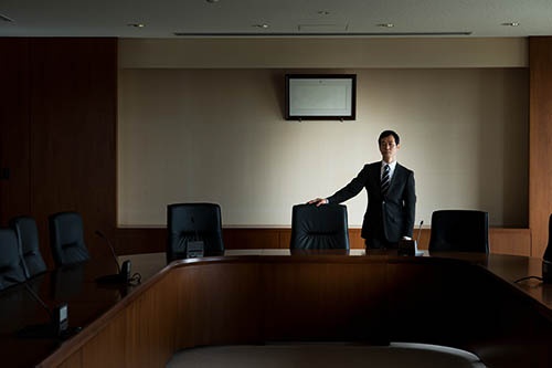 社外取締役に求められる役割や、経営トップ（社長やCEO）との関係性は、日本と米国ではかなり様相が異なる。（写真：PIXTA）