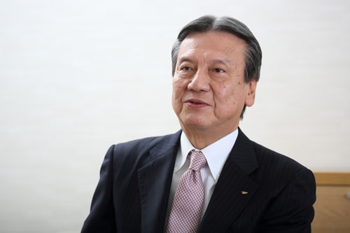 インタビューに応じたダイハツ工業の三井正則会長