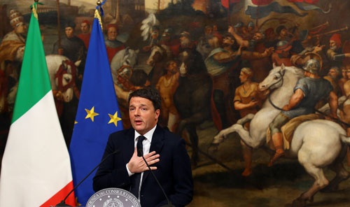 イタリアで実施された憲法改正を巡る国民投票の結果は「NO」。敗北を認めた会見で、マッテオ・レンツィ首相は辞任する意向を表明した。（ロイター/アフロ）