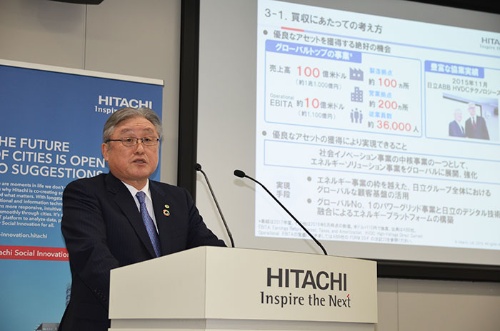 日立にとって過去最大のM&Aの勝算を語った東原敏昭社長兼CEO(17日、都内)
