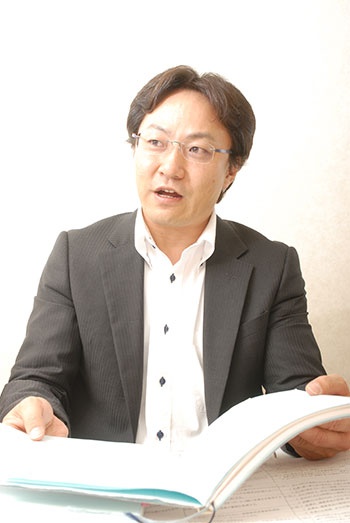 「現在形や未来形で質問するだけで部下の答えは前向きになる」と説明する東川氏