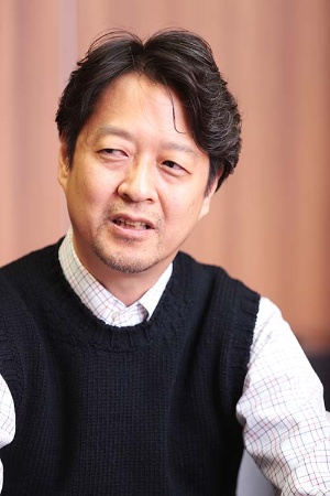 佐々木裕一(ささき・ゆういち) 1968年生まれ。92年、一橋大学社会学部卒業後、電通に入社。その後、アーサー・D・リトル・ジャパン、NTTデータ経営研究所に勤務。2009年、慶應義塾大学大学院政策・メディア研究科博士課程修了(政策・メディア博士)。現在、東京経済大学コミュニケーション学部教授。ソーシャルメディアとネット広告、情報サービス産業などの研究に取り組む。ソーシャルメディアの収益モデル史・社会史に関する15年以上にわたる調査を継続中。