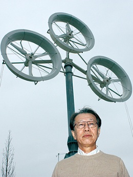 <b>九州大学の大屋裕二教授は複数の風車を組み合わせたマルチローターシステムを開発</b>