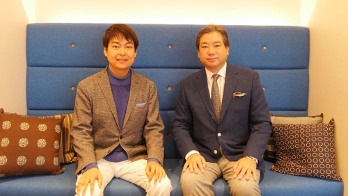 千葉功太郎氏(左)とワタナベエンターテインメントの吉田正樹会長