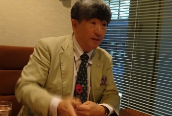 真田 幸光(さなだ・ゆきみつ) 愛知淑徳大学ビジネス学部・研究科教授(研究科長)/1957年東京生まれ。慶応義塾大学法学部卒。81年、東京銀行入行。韓国・延世大学留学を経てソウル、香港に勤務。97年にドレスナー銀行、98年に愛知淑徳大学に移った。97年のアジア通貨危機当時はソウルと東京で活躍。2008年の韓国の通貨危機の際には、97年危機の経験と欧米金融界に豊富な人脈を生かし「米国のスワップだけでウォン売りは止まらない」といち早く見切った。