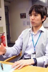 英国ケンブリッジ大学で研究を行なう栄養疫学者の今村文昭さん。