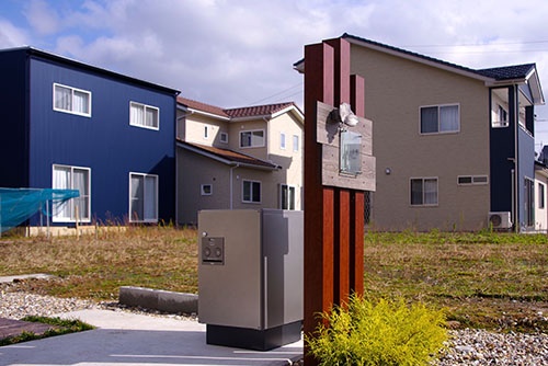 福井県あわら市の戸建て住宅に設置された宅配ボックス
