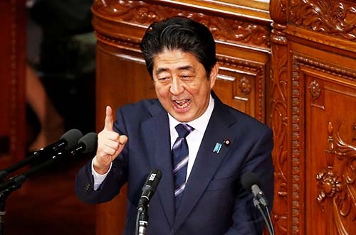 昨年9月の臨時国会で、構造改革を訴える安倍晋三首相。(写真:ロイター/アフロ)