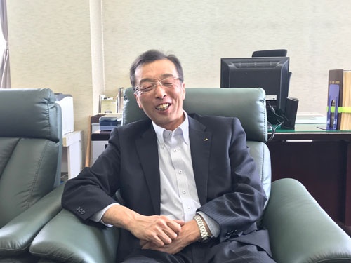 「生産振興が農協の任務だ」と話す秋田ふるさと農協の小田嶋契組合長(横手市)
