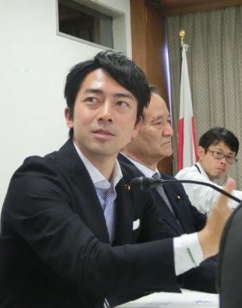 小泉氏は農業資材の値段引き下げをテーマにした(東京・永田町)