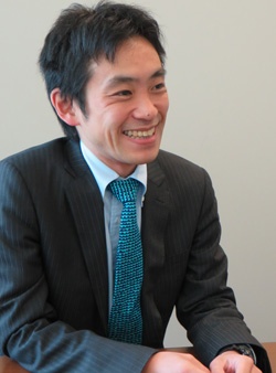 日経ビジネスオンラインに寄稿を始めた頃の著者(『<a href="/article/interview/20131227/257668/">サプライヤーとは戦略的に癒着する</a>』)より