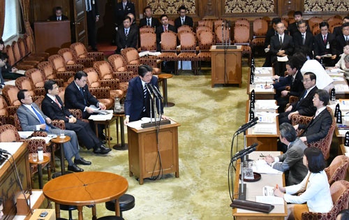 森友学園をめぐる文書改ざん問題で、国会では集中審議が行われた(写真:Natsuki Sakai/アフロ)