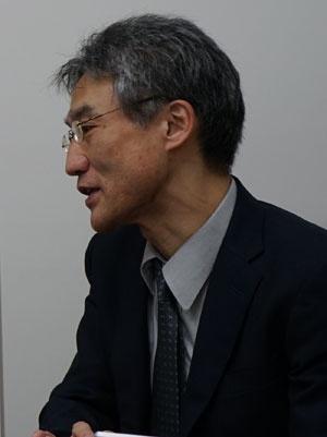 岡本 隆司(おかもと・たかし)氏京都府立大学文学部教授。1965年京都市生まれ。神戸大学大学院文学研究科修士課程修了、京都大学大学院文学研究科博士後期課程単位取得退学、博士(文学)。専門は近代アジア史。多言語の史料を駆使した精緻な考証で、現代の問題にもつながる新たな歴史像を解き明かす。著書に『近代日本の中国観』(講談社選書メチエ)や『歴史で読む中国の不可解』(日経プレミアシリーズ)など。
