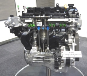 イグニスに搭載されている1.2Lエンジン。右下に見えているのがISG