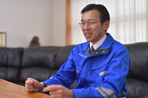福澤社長は1965年生まれ。信州大学工学部卒業。同大学院を中退し、89年、父（現会長）が営むフクザワコーポレーションに入社。早くから経営に携わり、2015年社長に就任